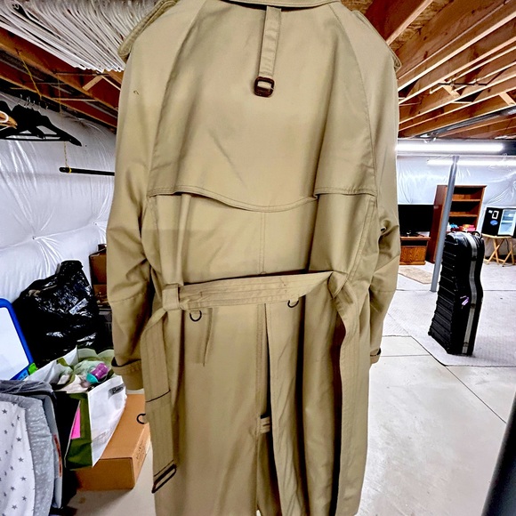 Men’s double breasted trenchcoat with removable lining. Size 46 tall. - Picture 4 of 6
